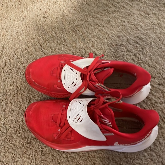 Kyrie 3 Red - Picture 3 of 4